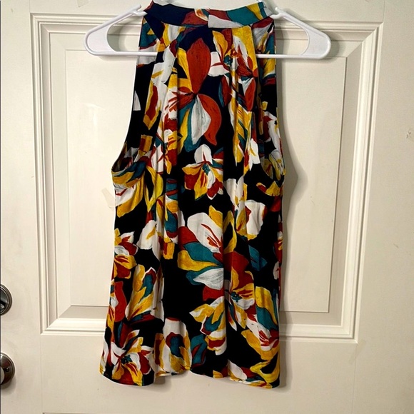 EUC Women’s Jennifer Lopez Sleeveless Blouse - Picture 4 of 4